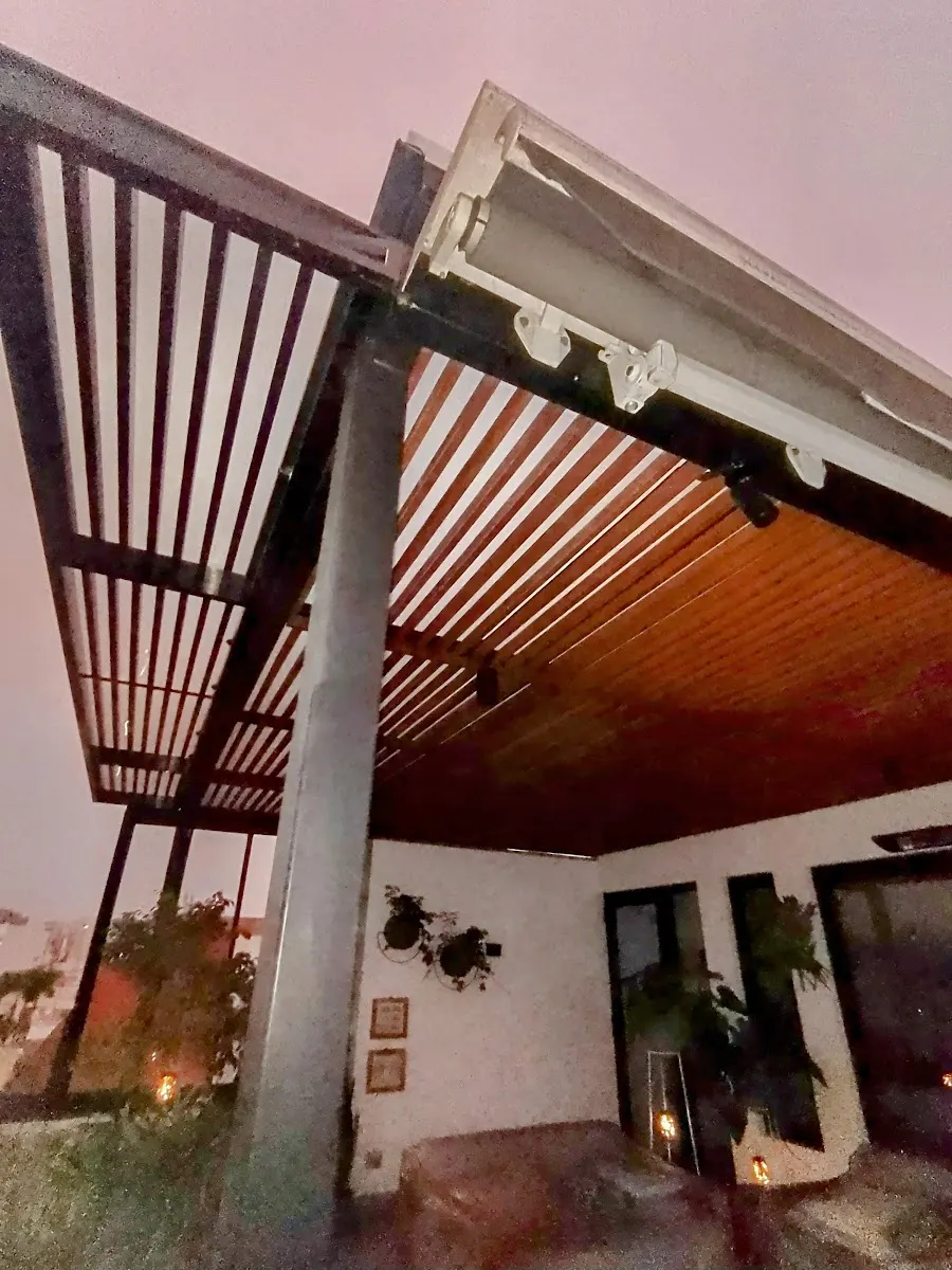 Pérgola Sol y Sombra Contemporánea